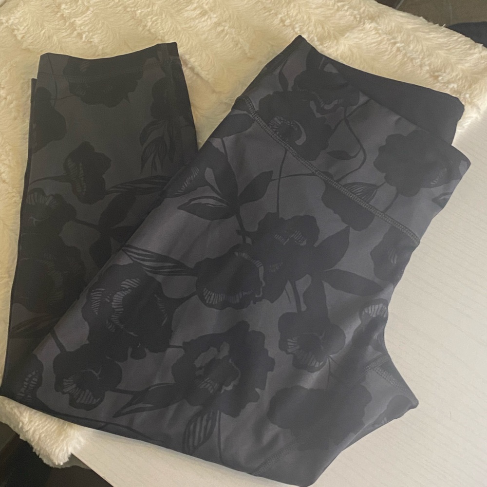 Lululemon cropped leggings